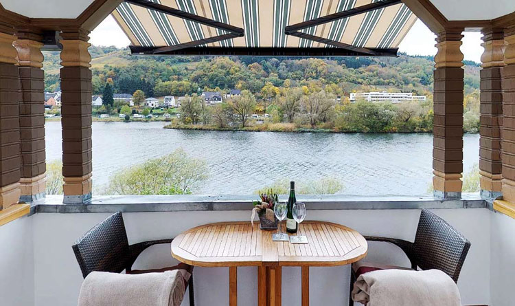 Ferienwohnungen Mosel im Ferienhaus Inselblick - Blick aufs Wasser